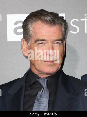 Hollywood, CA. 06Th avr, 2017. Pierce Brosnan, à AMC's 'fils' Premiere dans la At ArcLight Hollywood en Californie le 03 avril 2017. Credit : Fs/media/Alamy Punch Live News Banque D'Images