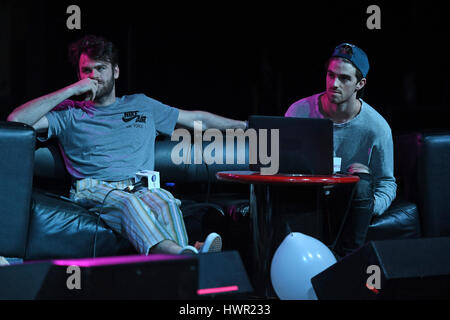 Fort Lauderdale, Floride, USA. 06Th avr, 2017. La visite Chainsmokers 97,3 Hits Sessions à révolution, le 3 avril 2017 à Fort Lauderdale, en Floride. Credit : Mpi04/media/Alamy Punch Live News Banque D'Images