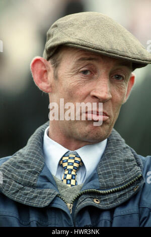 PATRICK MURPHY, entraîneur de chevaux de course HIPPODROME DE NEWMARKET EN ANGLETERRE 03 Mai 2003 Banque D'Images