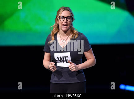 Kate Winslet sur scène lors de la journée nous UK Charity Event et les concerts, l'ETI Arena, London. Banque D'Images