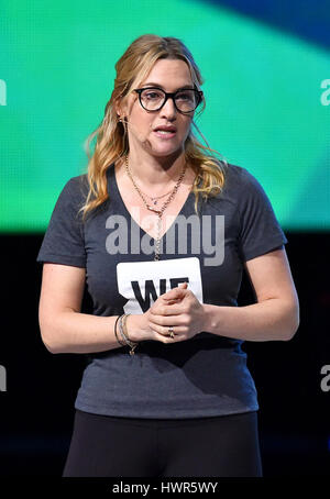 Kate Winslet sur scène lors de la journée nous UK Charity Event et les concerts, l'ETI Arena, London. Banque D'Images