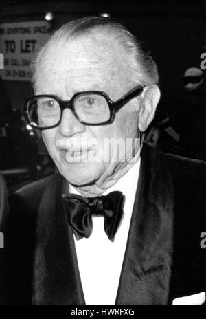 Sir John Mills, acteur britannique vétéran, assiste à une célébrité à Londres, Angleterre le 20 avril 1989. Banque D'Images