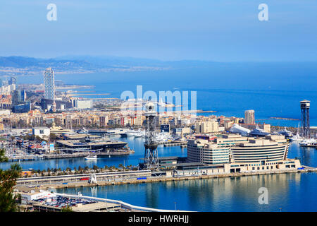 Vue sur le Port Vell et la marina, Barcelone, Catalogne, Espagne Banque D'Images