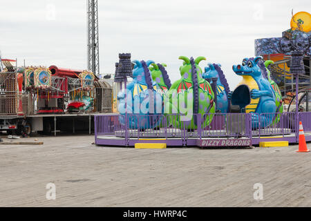 SEASIDE HEIGHTS, NEW JERSEY - le 21 mars 2017 : Le Casino Pier amusement park est en cours de construction et se préparer pour l'été Banque D'Images