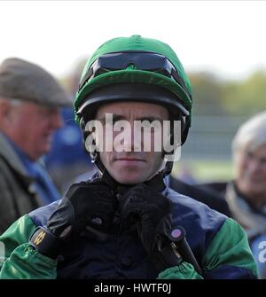 TOM EAVES JOCKEY HIPPODROME DE YORK YORK ANGLETERRE 07 Octobre 2011 Banque D'Images