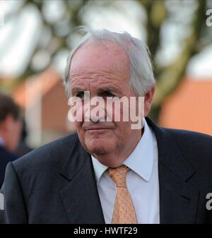 RICHARD HANNON NEWMARKET NEWMARKET RACECOURSE formateur l'Angleterre le 01 octobre 2011 Banque D'Images