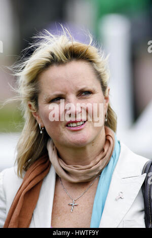 GAY KELLEWAY entraîneur de chevaux de course CHEVAL DE COURSE TRAINER l''HIPPODROME DE YORK YORK ANGLETERRE 14 Mai 2010 Banque D'Images