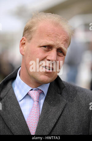 Entraîneur de chevaux de course DUNLOP ED entraîneur de chevaux de course HIPPODROME DE YORK YORK ANGLETERRE 13 Mai 2010 Banque D'Images