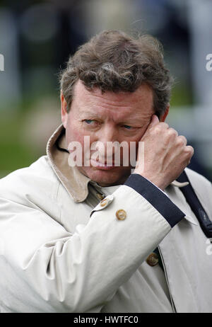 MARK JOHNSTON entraîneur de chevaux de course CHEVAL DE COURSE TRAINER l''HIPPODROME DE YORK YORK ANGLETERRE 12 Mai 2010 Banque D'Images