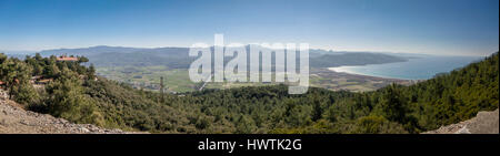 Panorama depuis au-dessus de la campagne environnante et la baie de Gokova, Mugla, Turquie Banque D'Images