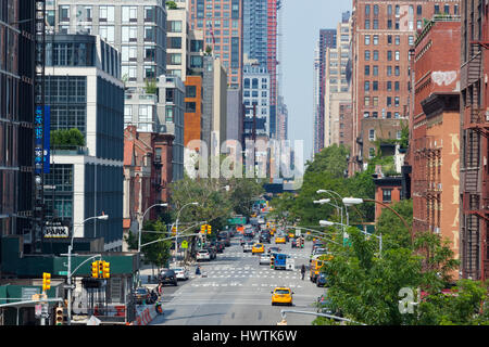 La ville de New York, USA - 11 juillet 2015 : New York, USA - 09 juillet 2015 : les taxis jaunes et les voitures à Manhattan. Le taxi jaune est un symbole iconique de nouveau Banque D'Images