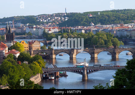 Ponts sur la rivière Vltava à Prague Banque D'Images