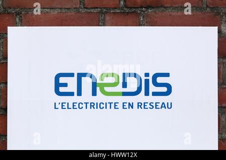 Orléans, France - 19 mars 2017 : Enedis logo sur un mur. Enedis est une compagnie publique , une filiale à 100  % d'EDF Banque D'Images