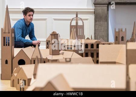 Edinburgh, Royaume-Uni. Mar 23, 2017. Un programme triennal d'expositions d'art contemporain s'ouvre à la Scottish National Gallery of Modern Art (SNGMA) à Édimbourg, cette semaine. L'ensemble du rez-de-chaussée de la galerie d'un bâtiment moderne est consacré à Ð maintenant une série de six expositions majeures, présentant le travail de quelques unes des plus marquantes et influencer les artistes qui travaillent aujourd'hui. Credit : Riche de Dyson/Alamy Live News Banque D'Images