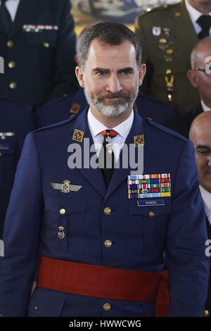 Madrid, Madrid, Espagne. Mar 23, 2017. Le roi Felipe VI d'Espagne assiste à un public de militaires au Palacio Real le 23 mars 2017 à Madrid.Le roi Felipe d'Espagne a minute de silence pour les victimes de crise de terreur de Londres. Crédit : Jack Abuin/ZUMA/Alamy Fil Live News Banque D'Images