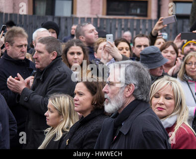 Derry, Irlande du Nord. Mar 23, 2017. Gerry Adams et Michelle O'Neill à Martin McGuinness Funeral Crédit : Michael Rooney/Alamy Live News Banque D'Images