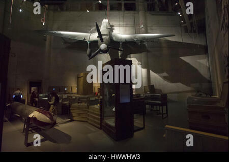 Gdansk, Pologne. 23 mars, 2017. Gdansk, Pologne. Mar 23, 2017. Bombardier en piqué allemand Junkers Ju 87 Stuka a montré sur le musée de la Seconde Guerre mondiale. Musée a été ouverte le 23 mars 2017 à Gdansk, Pologne. Gdansk Museum est le plus grand et le plus nouveau musée en Pologne. Credit : Wojciech Stróżyk/Alamy Live News Banque D'Images