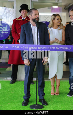 Olympia Londres, Royaume-Uni. 24Th Mar, 2017. Fred Sirieix. Katie Piper, Fred Sirieix et Martin Lewis l'ouverture officielle de l'Ideal Home Show parrainé par Zoopla à l'Olympia de Londres. Les célébrités prendre part au lancement l'Ideal Home Show. Credit : Dinendra Haria/Alamy Live News Banque D'Images