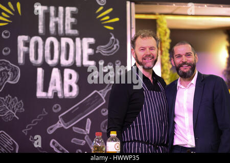 Olympia Londres, Royaume-Uni. 24Th Mar, 2017. Fred Sirieix à la Foodie Lab. Katie Piper, Fred Sirieix et Martin Lewis l'ouverture officielle de l'Ideal Home Show parrainé par Zoopla à l'Olympia de Londres. Les célébrités prendre part au lancement l'Ideal Home Show. Credit : Dinendra Haria/Alamy Live News Banque D'Images