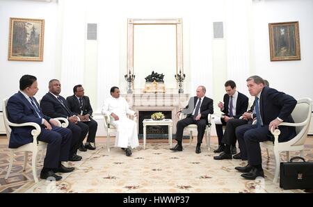 Moscou, Russie. Mar 23, 2017. Le président russe Vladimir Poutine lors d'une réunion bilatérale avec le président du Sri Lanka, Maithripala Sirisena au Kremlin, le 23 mars 2017 à Moscou, Russie. Credit : Planetpix/Alamy Live News Banque D'Images