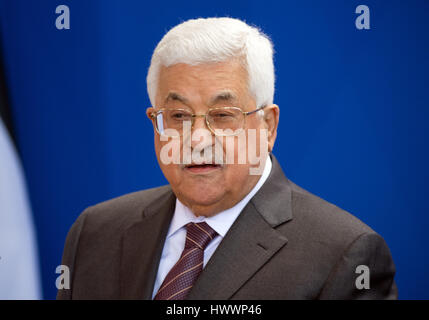 Berlin, Allemagne. 24Th Mar, 2017. Le président palestinien Mahmoud Abbas parle lors d'une déclaration est joint avec la Chancelière allemande Angela Merkel (CDU) à la chancellerie à Berlin, Allemagne, 24 mars 2017. Photo : Soeren Stache/dpa/Alamy Live News Banque D'Images