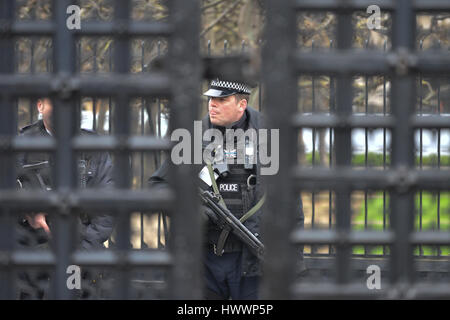 Le Parlement, à Londres, Royaume-Uni. Le 24 mars 2017. Le Parlement de Westminster après l'attaque terroriste. Crédit : Matthieu Chattle/Alamy Live News Banque D'Images