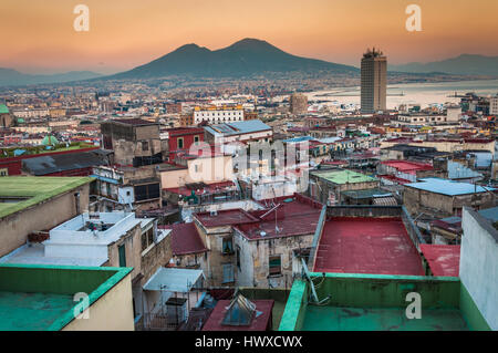 Coucher du soleil à Naples, Italie Banque D'Images