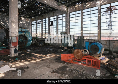 Vieilles usines abandonnées et détruites Banque D'Images