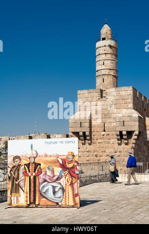 Jérusalem, Israël - 24 Février 2017 : les touristes à la partie ouest de la ville antique avec les murs de la vue panoramique Banque D'Images