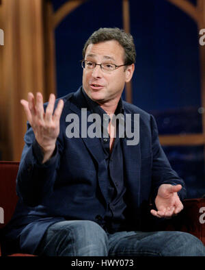 Bob Saget pendant une partie de la 'Late Late Show avec Craig Ferguson' à CBS Television City à Los Angeles, Californie le 16 février 2010. Photo par Francis Specker Banque D'Images