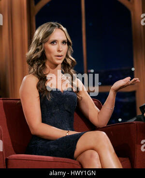 L'actrice Jennifer Love Hewitt lors d'une partie de la 'Late Late Show avec Craig Ferguson' à CBS Television City à Los Angeles, Californie le 16 septembre 2009. Photo par Francis Specker Banque D'Images