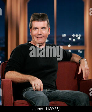 Simon Cowell pendant un segment de 'The Late Late Show with Craig Ferguson" à CBS Television City à Los Angeles, Californie, le 20 avril 2009. Photo par Francis Specker Banque D'Images