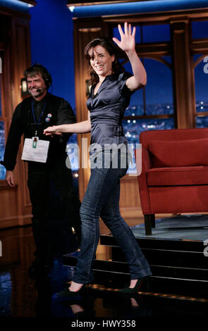 L'actrice Olivia Williams pendant un segment de 'The Late Late Show with Craig Ferguson" à CBS Television City à Los Angeles, Californie, le 20 janvier, 2009. Photo par Francis Specker Banque D'Images