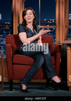 L'actrice Olivia Williams pendant un segment de 'The Late Late Show with Craig Ferguson" à CBS Television City à Los Angeles, Californie, le 20 janvier, 2009. Photo par Francis Specker Banque D'Images