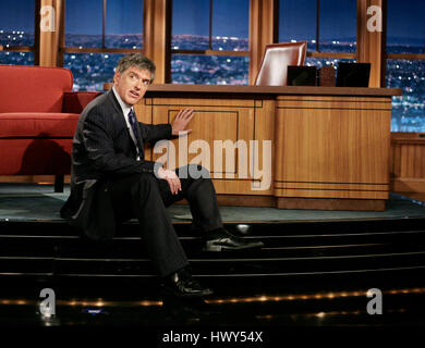 Craig Ferguson hôte montre son nouveau bureau au cours d'une partie de 'The Late Late Show with Craig Ferguson" à CBS Television City le 2 juin 2008 à Los Angeles, Californie. Photo par Francis Specker Banque D'Images