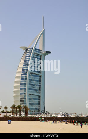 Le premier hôtel de luxe 7 étoiles Burj Al Arab à Dubaï, Émirats Arabes Unis Banque D'Images