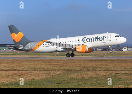 Stuttgart/Allemagne 10 Mars 2017 : Airbus A320 d'Eurowings à l'aéroport de Stuttgart. Banque D'Images