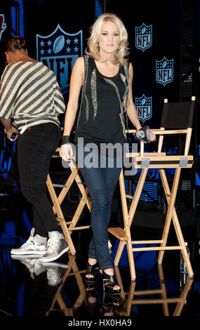 Carrie Underwood lors d'une conférence de presse pour le Super Bowl avant-match le 4 février 2010 à Fort Lauderdale, en Floride. Photo par Francis Specker Banque D'Images