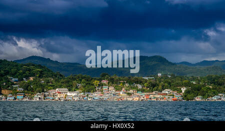 Labuan Bajo - ville de pêcheurs situé à l'extrémité ouest de Flores dans la région de Nusa Tenggara, en Indonésie de l'Est Banque D'Images