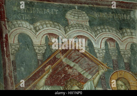 Les fresques de l’église Nikita de Banjani représentent un riche patrimoine artistique, représentant des scènes de l’histoire religieuse. Ces œuvres d'art sont remarquables pour leurs couleurs vives et leurs représentations détaillées de saints et de figures bibliques, mettant en valeur l'influence byzantine sur les locaux intégrés Banque D'Images