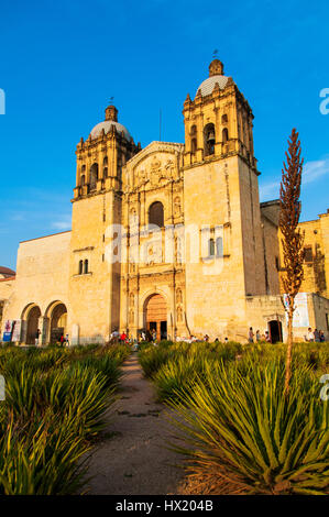 Église et couvent de Santo Domingo de Guzmán, dans le centre-ville historique de Oaxaca, Mexique Banque D'Images