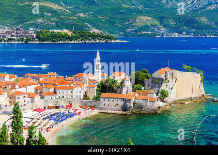 Budva, Monténégro. Vue panoramique sur la vieille ville. Banque D'Images