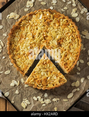 Tarte de Amêndoa. Tarte aux amandes portugais. Le Portugal l'alimentation Banque D'Images