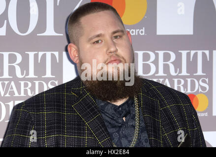 Feb 22, 2017 - RAG'n'Bone Man participant à la Brit Awards 2017 à l'O2 Arena, Greenwich, London, England, UK Banque D'Images