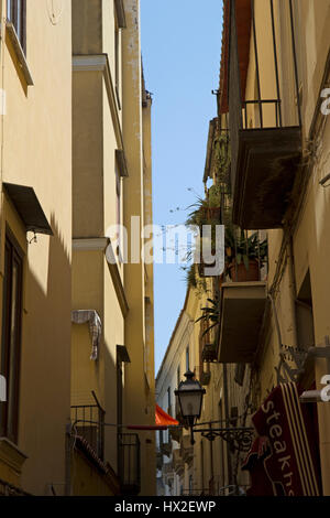 Résidentiel étroit et rue commerçante, la Via Fuoro, à Sorrento, Italie Banque D'Images