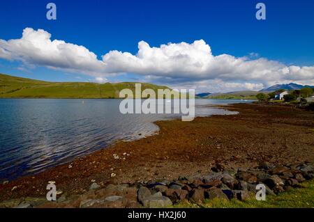 Loch Harport à Carbost, Isle of Skye Banque D'Images