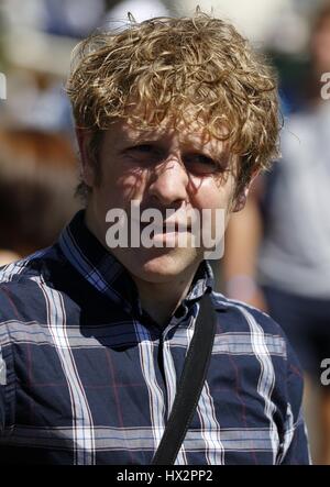 JOSH WIDDICOMBE LE COMÉDIEN ANGLAIS ET RADIO HOS LE ALL ENGLAND TENNIS CLUB WIMBLEDON Londres Angleterre 30 Juin 2015 Banque D'Images