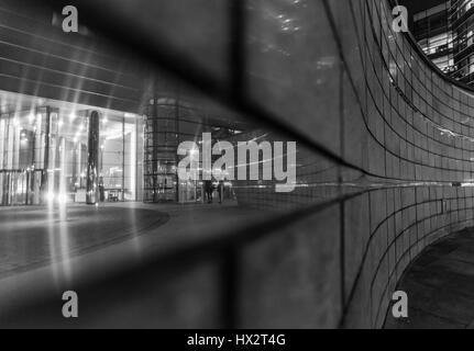 La photographie de nuit à Leeds avec beaucoup d'immeubles de grande hauteur Banque D'Images