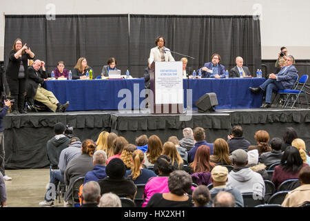 Les avocats rencontrent les résidents de Flint, au Michigan pour discuter d'une action collective pour les personnes touchées par le plomb que la contamination de l'eau de la ville. Banque D'Images