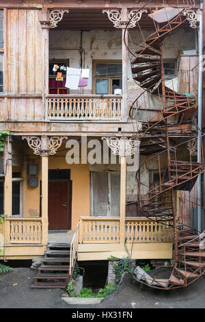 Maisons anciennes de l'époque soviétique dans la région de Tbilissi, Géorgie Banque D'Images